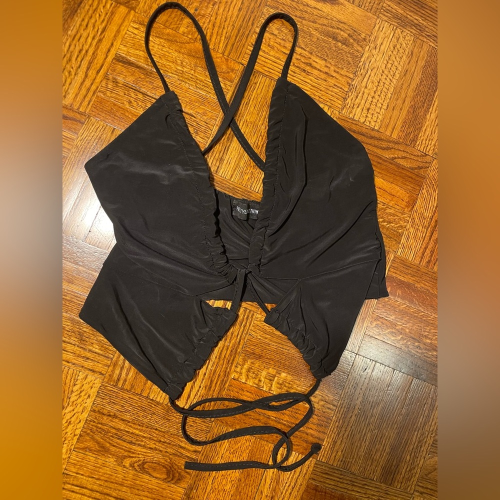PrettyLittleThing Black Elasticated Sleeve